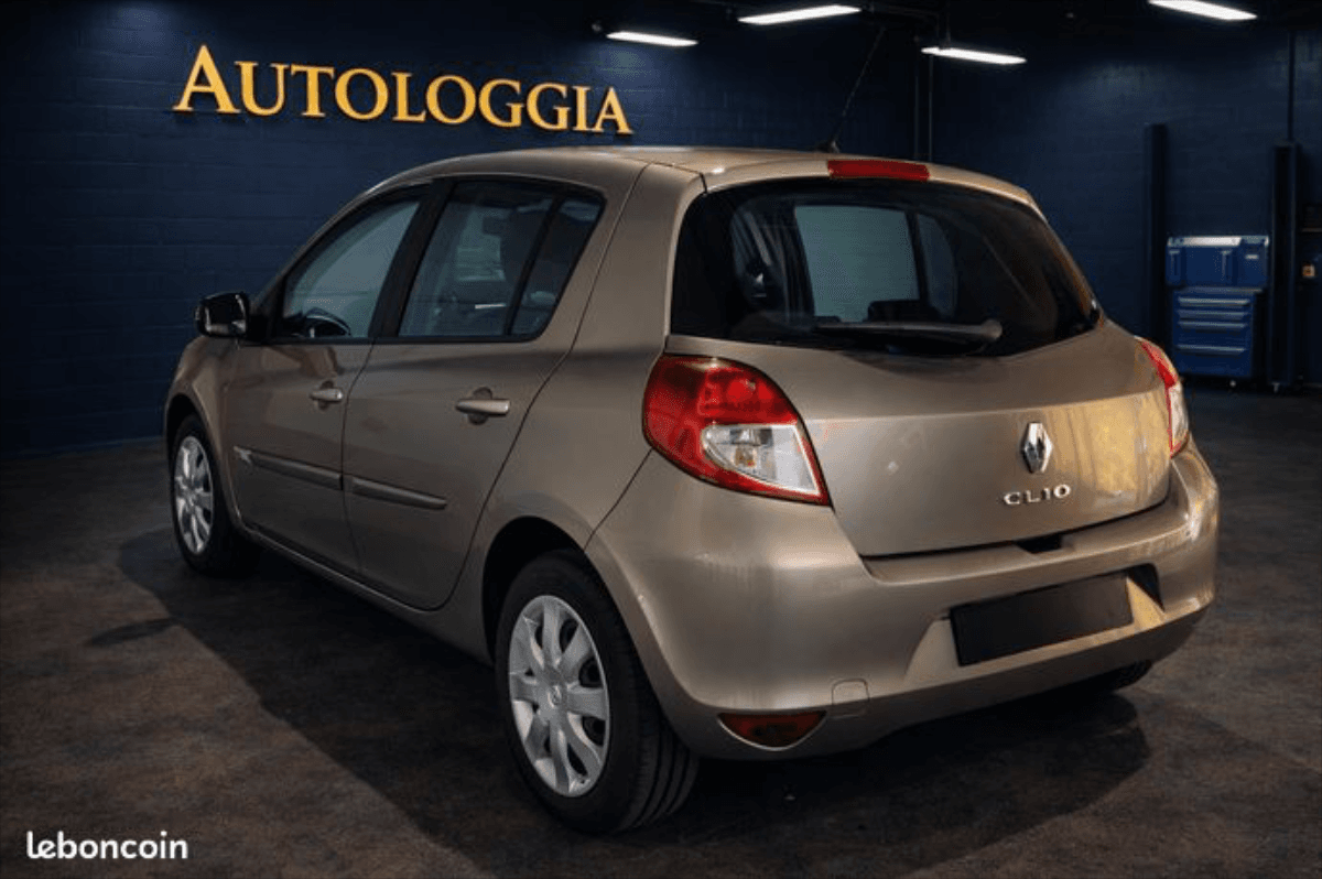 Renault Clio 3 II CLIM PREMIERE MAIN — vue 3